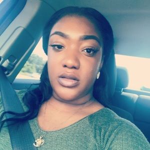 Meet your Posher, Candice